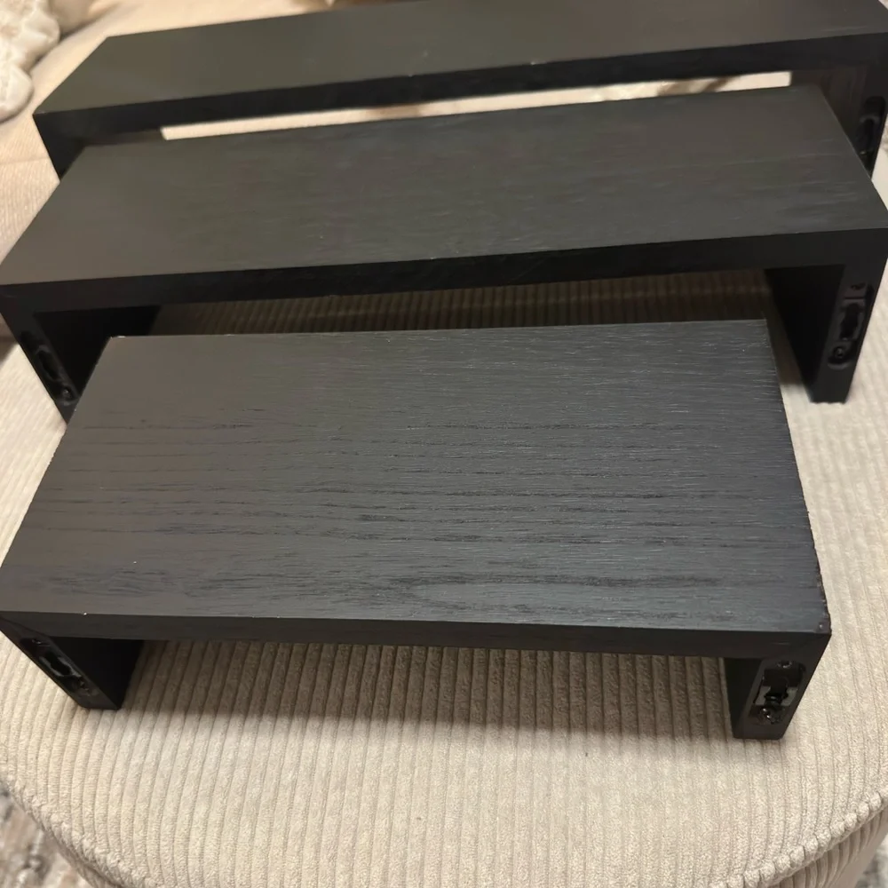 Set of 3 floating shelves NIB